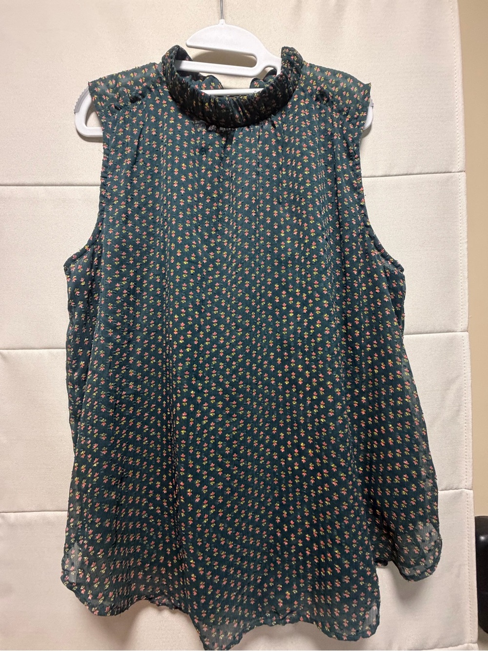 LOFT Green Floral Ruffle Neck Blouse XXL Sleeveless